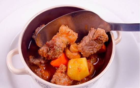 bo-ham-kieu-phap-900px-make-beef-stew-with-mushrooms-step-20-version-2